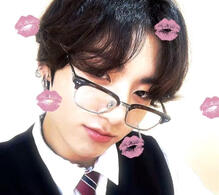 (◍•ᴗ•◍)✧。stan list:: bts; tchaikovsky; michael jackson; frank sinatra; abba; lana del rey; the neighborhood; britney spears; the weeknd.